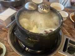 -鲁朗纳麦石锅鸡庄园