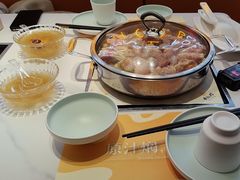 -黄记煌三汁焖锅(新佳丽江汉路店)