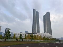 -南京眼步行桥