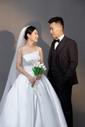-喜爱高定婚纱摄影