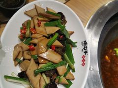 -咱屯子铁锅炖直营店(保利店)