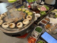 -围炉肉舍•炭烤活鳗•丹东海鲜烤肉(步行街店)