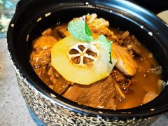 酸木瓜炖牛腩-半山腰·云南菜(侨福芳草地店)
