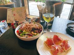 -wineapp葡萄酒餐吧(外滩金融中心店)