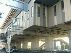 -康新公路(地铁站)