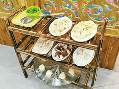 -袁小二大东北铁锅炖(吉祥村总部)