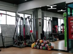 -悦动体能篮球羽毛球网球(三里河店)