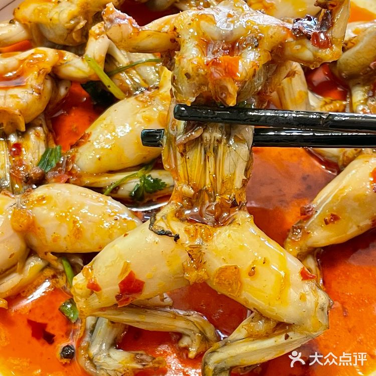 广州！这家18年老味道的田鸡真的嘎嘎香😋 