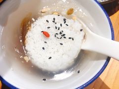 -野山舂·贵州现舂酸汤火锅(鸿通城店)