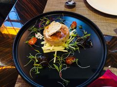 焦糖鹅肝配青苹果和无花果酱-YUE·6·西式融合餐厅(外滩六号店)