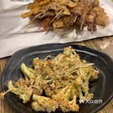 应有尽有的一家烧烤店龙虾烧烤尤其烤羊腿一绝