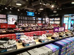 -SKECHERS(万国奥特莱斯店)