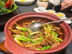 嫩姜熘吊龙牛肉-虹潮荟·餐桌上的美食地理(太阳宫店)