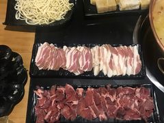 -果松木炭酸菜铜火锅·外婆参鸡汤