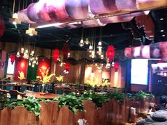 -老滇山寨•云南特色菜•地方菜•民族风情歌舞表演(金碧店)