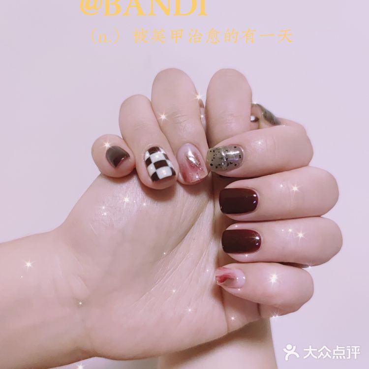 手指轻舞绽放流光溢彩，人类高质量美甲了解下