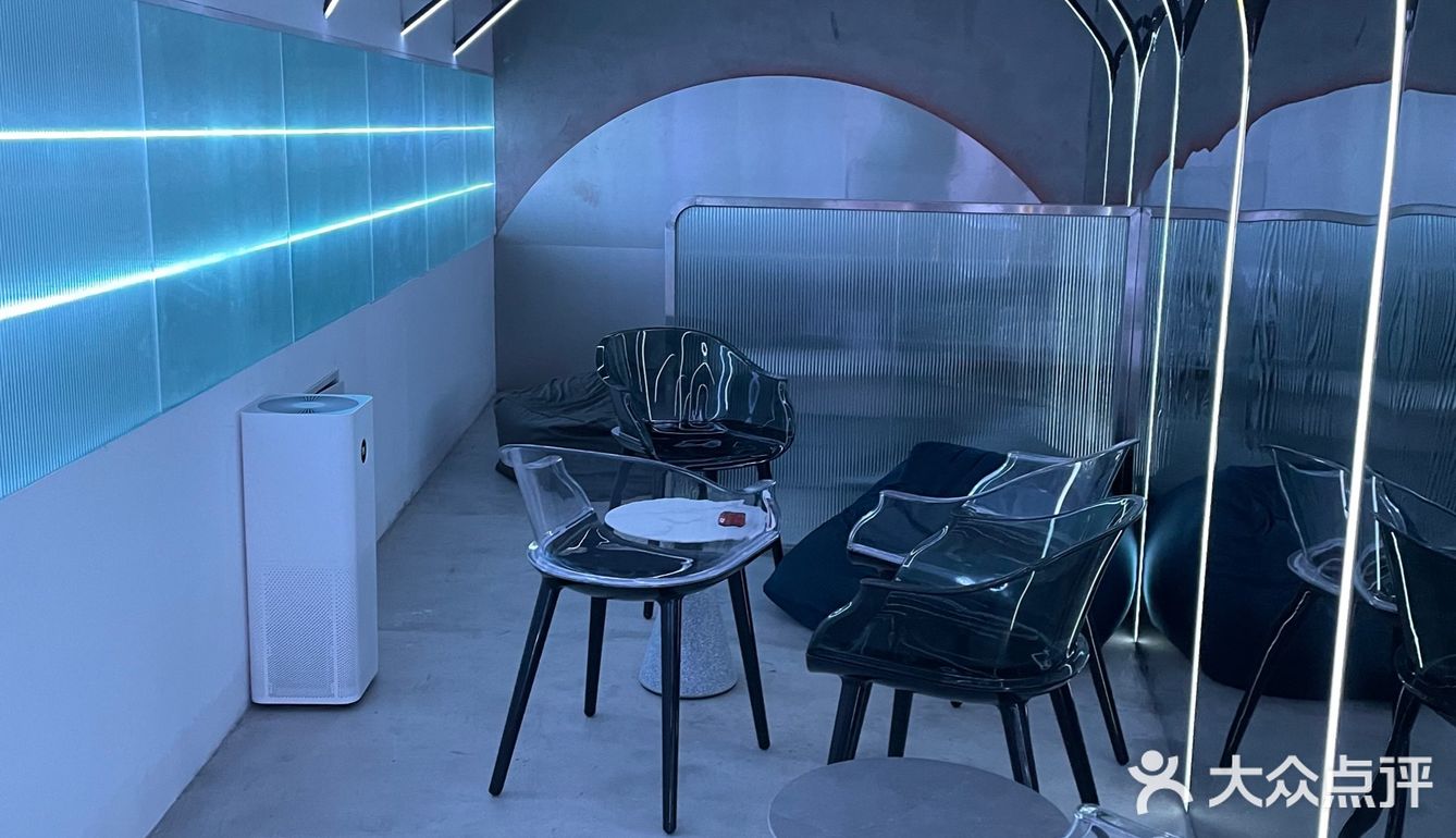 天津·酒咖｜超现代的酒吧咖啡店赛博朋克风格