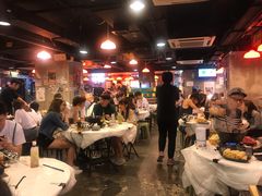 大堂-鲜入围煮花胶鸡海鲜火锅