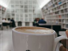 -钟书阁(松江泰晤士小镇店)