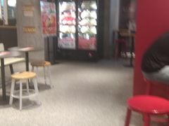 等位区-肯德基(汇腾店)