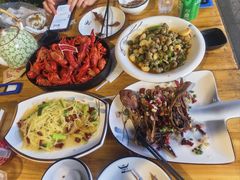 -老鄞江清水龙虾•赵赵家(江北店)