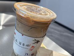 -瑞幸咖啡(田贝地铁站D出入口店)