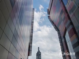 贵阳市观山湖区，位于贵阳市西北部，距贵阳市中心约15