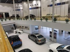 -杭州中沃沃尔沃4S店(滨江区店)
