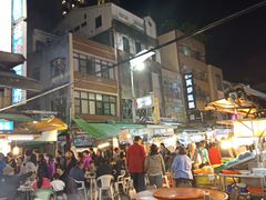 -六合夜市