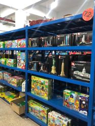 -逝水玩具折扣店