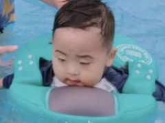 -蓝鲸奇亲子游泳俱乐部