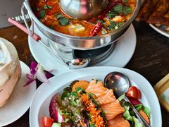 -Chom Cafe and Restaurant