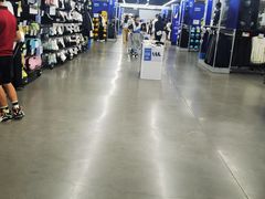 -迪卡侬(顺峰山店)