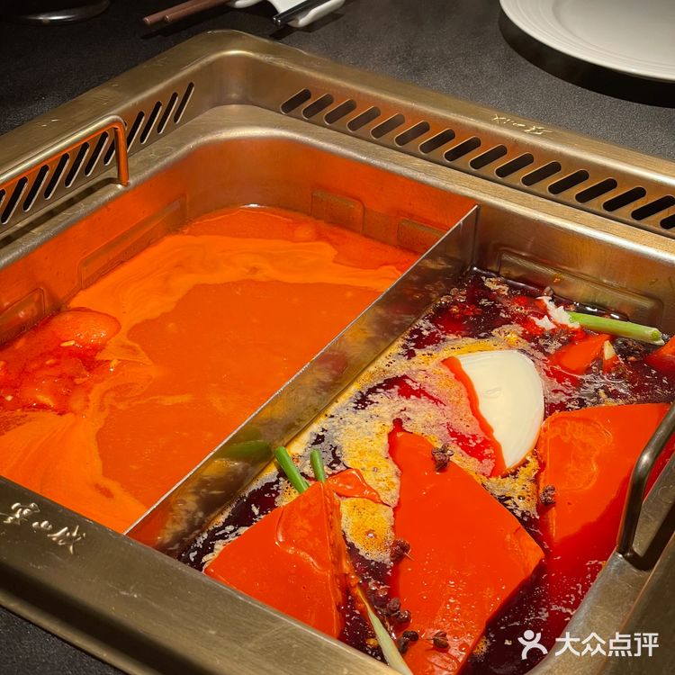 打卡看得见东方明珠的重庆火锅！宴山城！