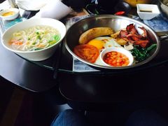 美式煎蛋套餐和鸡丝面-厦门海港英迪格酒店(中山路店)