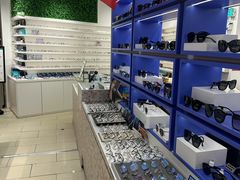 -美式眼镜·授权蔡司.依视路.尼康.豪雅.明月(南翔印象城店)