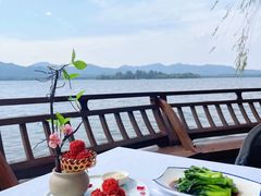 杨梅鳕鱼球-柳莺湖上·湖景餐厅·江南菜(西湖店)