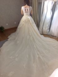 -LOVINA洛维娜婚纱礼服