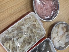 -杨老板·海鲜集市火锅·鲜切牛肉(中防万宝店)