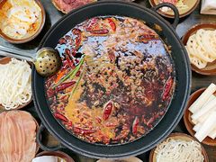 -黄潇洒老火锅(九眼桥宏济巷店)