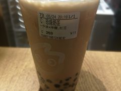 珍珠奶茶-CoCo都可(湖滨银泰店B区店)