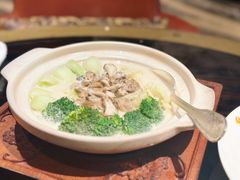 鱼汤舞茸菇粉丝杂菜煲-北京四季酒店·采逸轩