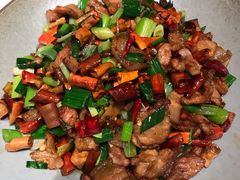 宣威小炒肉-老滇山寨•云南特色菜•地方菜•民族风情歌舞表演(金碧店)