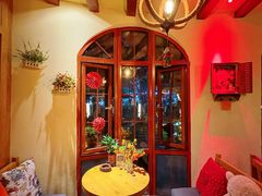 -月亮眼花园餐厅书吧酒吧