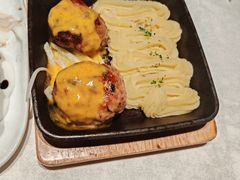 俄式传统肉饼配土豆泥-俄士厨房(环球港店)