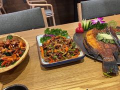 -麦麦山云南菜(复地活力城店)
