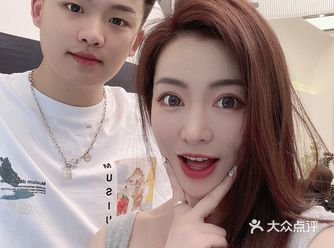 樱桃我最近该换发色了，因为经常去正弘城附近逛街