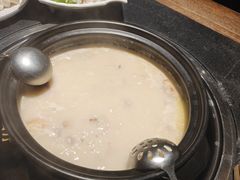-大匠工房古船木艺术餐厅·猪肚鸡专门店(长白仙岛店)