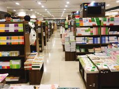 -新华书店(沙坪坝书城店)