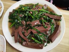 韭菜炒鸭血-巧味小馆